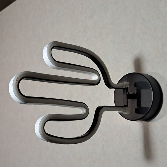 Cactus Night Light Battery Powered - Picture 4 of 5